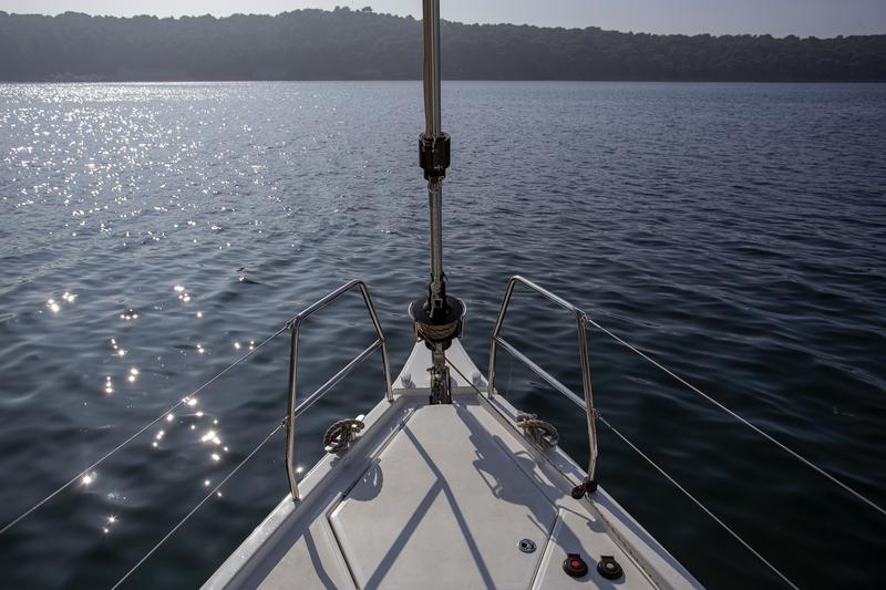 Book yachts online - sailboat - Dufour 430 Grand Large - Lana V - rent