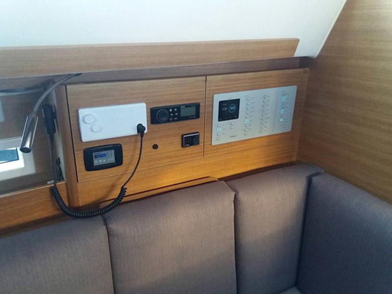 Book yachts online - sailboat - Elan 40 Impression - Estela - rent