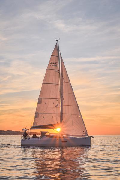 Book yachts online - sailboat - Elan E4 - LUNA - rent