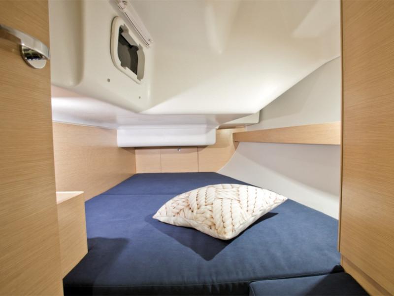 Book yachts online - sailboat - Elan 35 Impression - Essi - rent