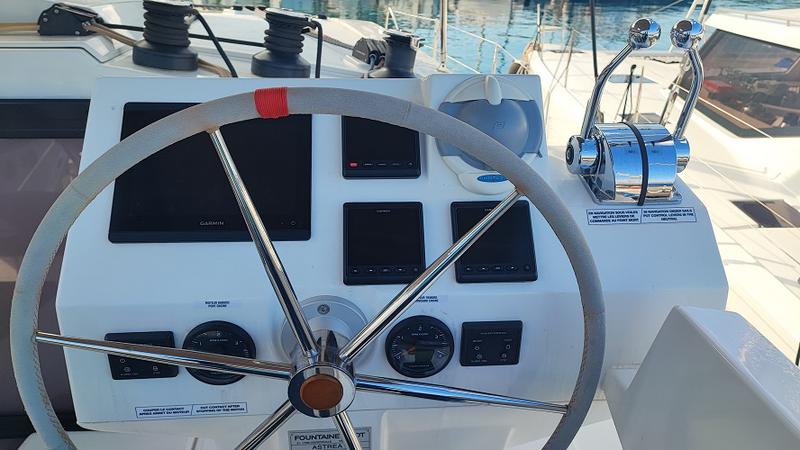 Book yachts online - catamaran - Astréa 42 - Reina - rent