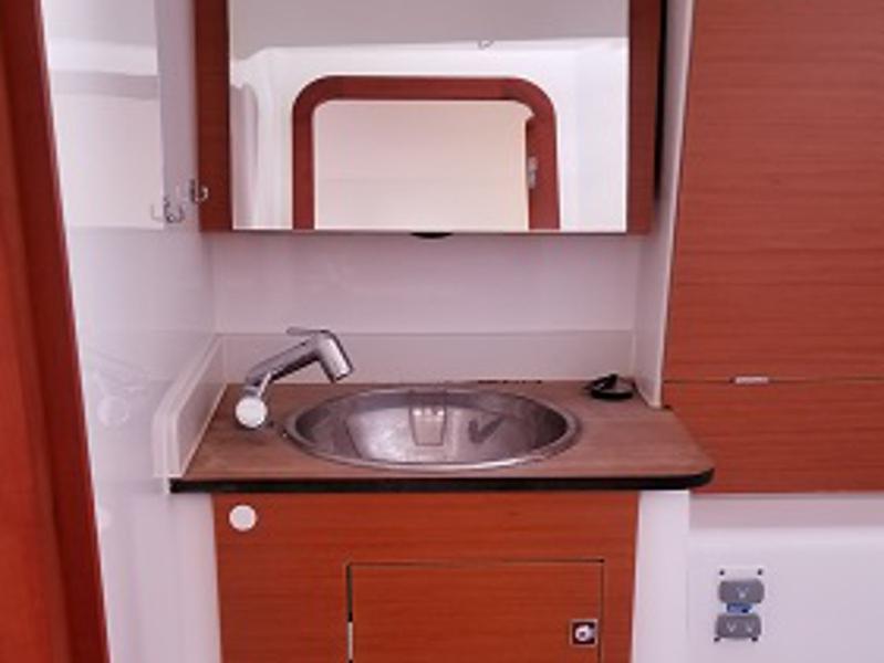 Book yachts online - sailboat - Dufour 350 GL - Friday - rent
