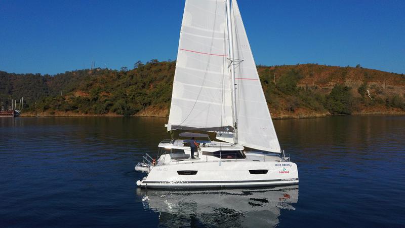 Book yachts online - catamaran - Isla 40 - Blue Orion - rent