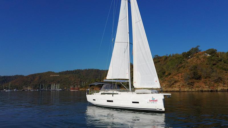 Book yachts online - sailboat - Dufour 430 - Kummsal - rent