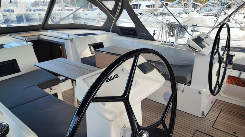 Book yachts online - sailboat - Bavaria C45 - Blue Monkey - rent