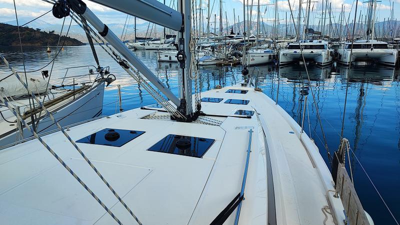 Book yachts online - sailboat - Bavaria C45 - Blue Monkey - rent