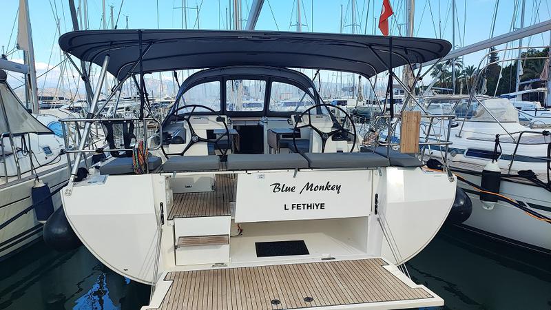 Book yachts online - sailboat - Bavaria C45 - Blue Monkey - rent