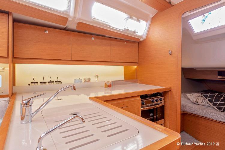 Book yachts online - sailboat - Dufour 390 - Joy 5 - rent