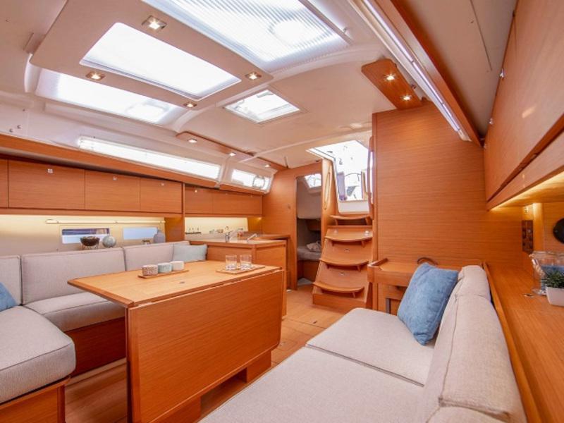 Book yachts online - sailboat - Dufour 390 - Joy 5 - rent