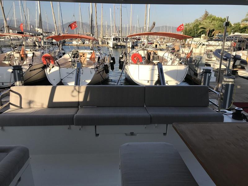 Book yachts online - catamaran - Astréa 42 - Bonita - rent