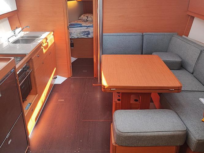 Book yachts online - sailboat - Dufour 390 - La Luz - rent