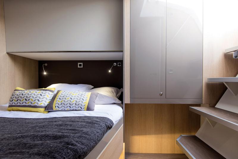 Book yachts online - catamaran - Bali 5.4 - Light Blue - rent
