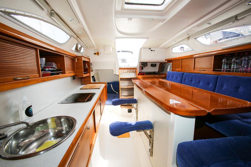 Book yachts online - other - Dragonfly 35 - Magic - rent