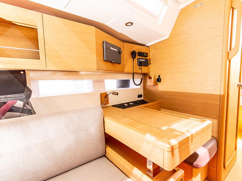 Book yachts online - sailboat - Grand Soleil 43 - Jabadao - rent