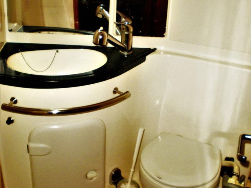 Book yachts online - sailboat - Bavaria 39 Cruiser - Planis - rent