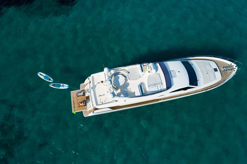 Book yachts online - motorboat - Ferretti 780 - Nineteen - rent