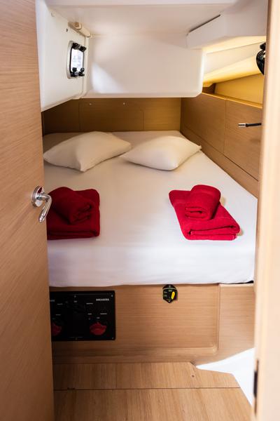 Book yachts online - sailboat - Sun Odyssey 440 - Irini - rent