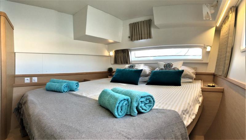 Book yachts online - catamaran - Lagoon 42 - Aero - rent