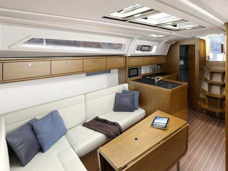 Book yachts online - sailboat - Bavaria 37 Cruiser - HM INO - rent