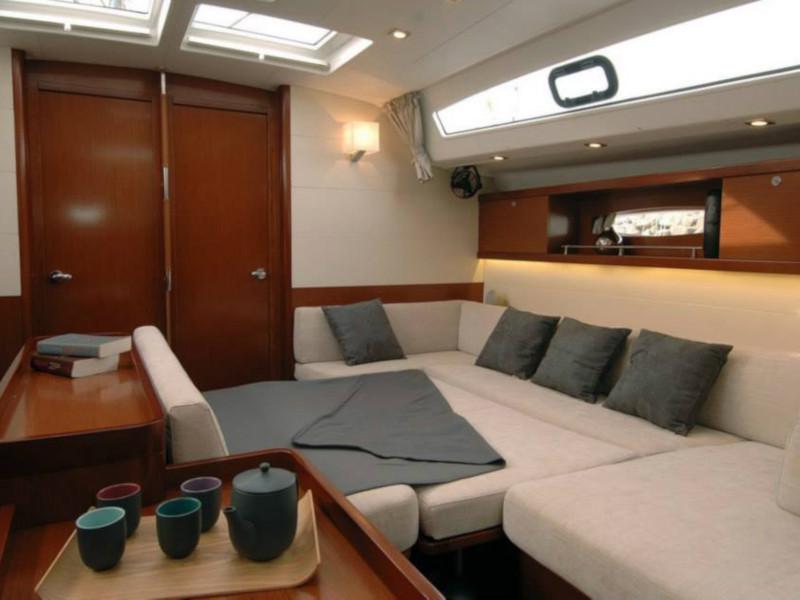 Book yachts online - sailboat - Oceanis 50 Family - Flying Colours - rent