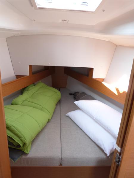 Book yachts online - sailboat - Sun Odyssey 33i - Taga - rent