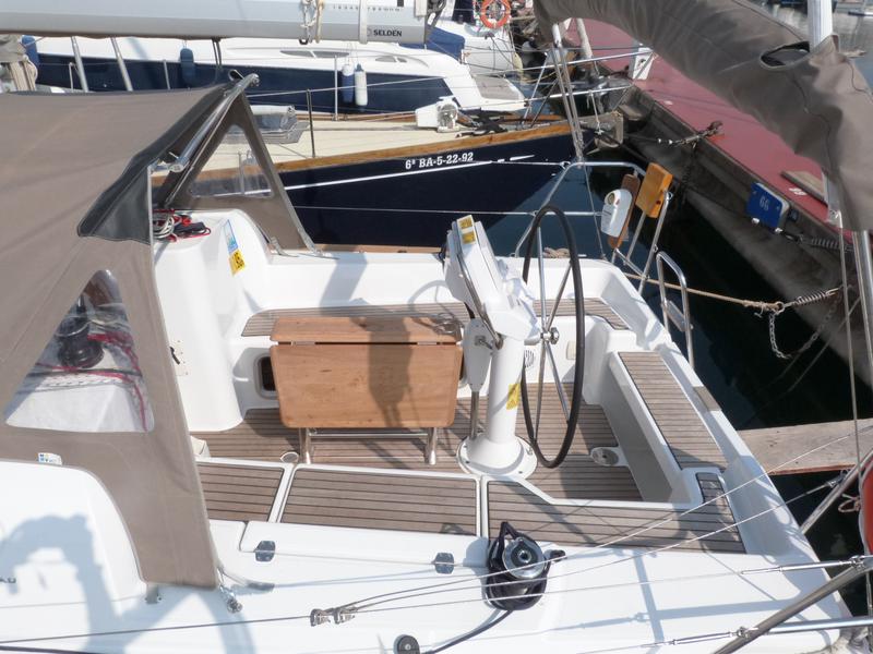 Book yachts online - sailboat - Sun Odyssey 33i - Taga - rent