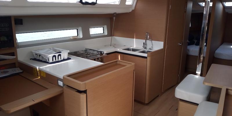 Book yachts online - sailboat - Jeanneau Sun Odyssey 440 - Tavascan - rent
