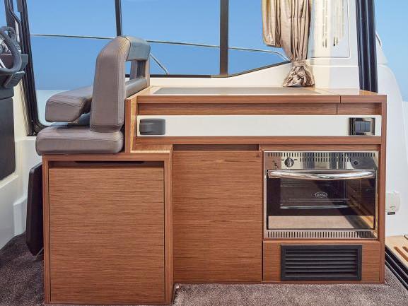 Book yachts online - motorboat - Jeanneau NC 33 - Sunny M - rent