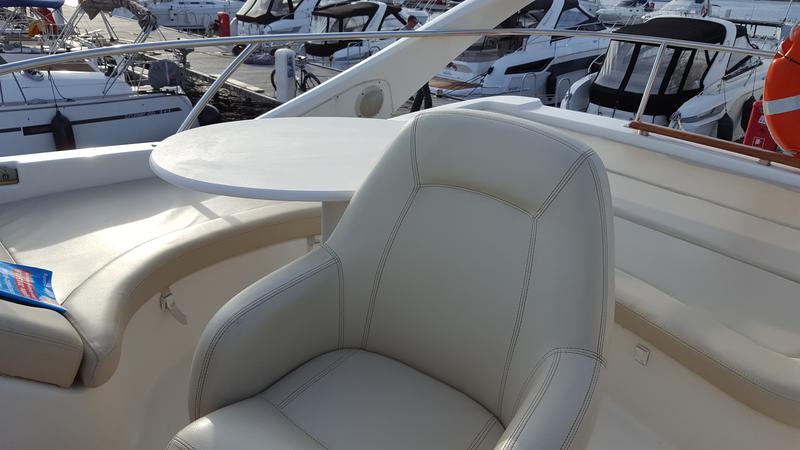 Book yachts online - motorboat - Prestige 36 Fly - Fortuna - rent