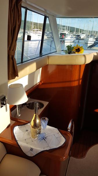 Book yachts online - motorboat - Prestige 36 Fly - Fortuna - rent