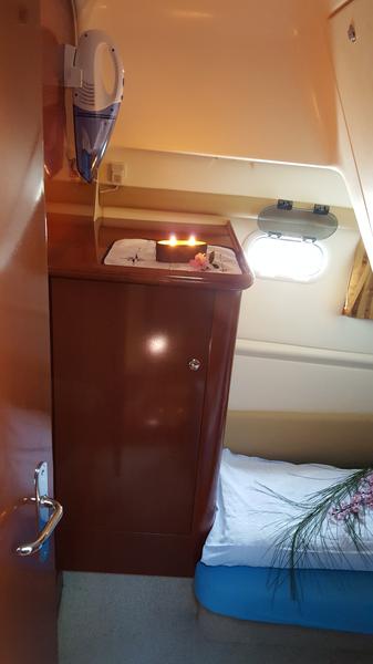 Book yachts online - motorboat - Prestige 36 Fly - Fortuna - rent