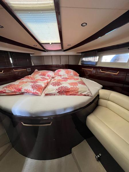 Book yachts online - motorboat - Galeon 385 HTS - Manoli - rent