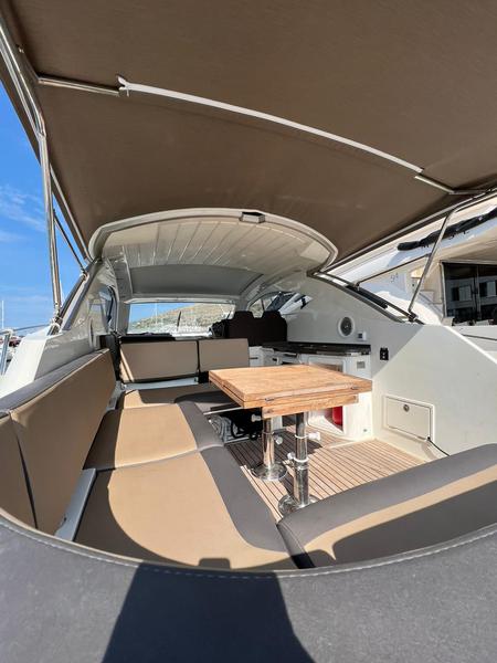 Book yachts online - motorboat - Galeon 385 HTS - Manoli - rent