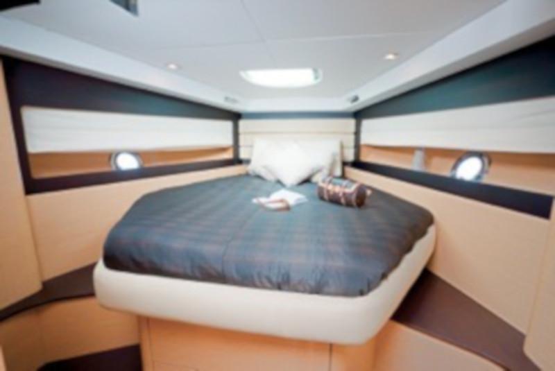 Book yachts online - motorboat - Monte Carlo 37 HT - Tindra - rent