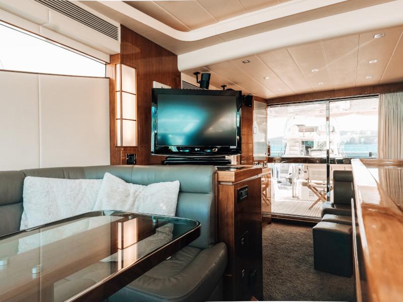 Book yachts online - motorboat - Elegance 60 Fly - Lifestyle 1 - rent