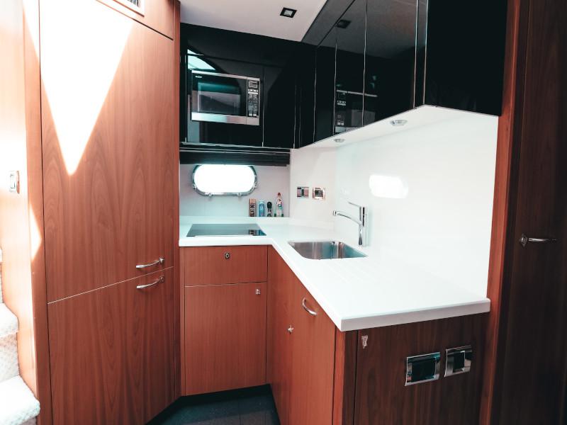 Book yachts online - motorboat - Sunseeker Predator 64 - Marita - rent