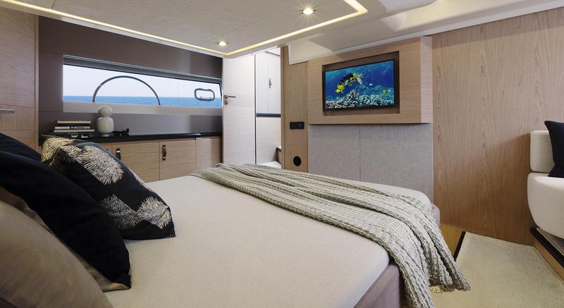 Book yachts online - motorboat - Monte Carlo 52 - Nora - rent