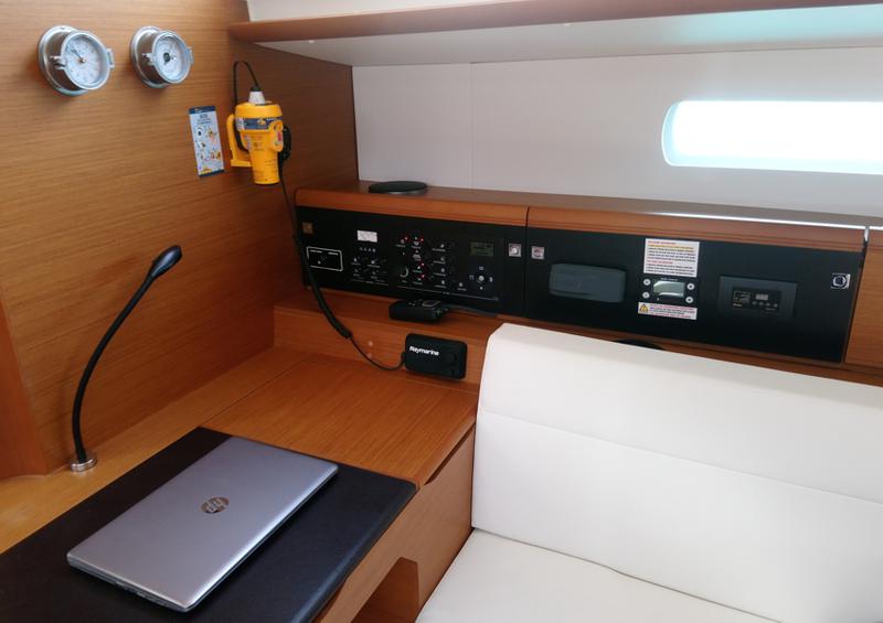Book yachts online - sailboat - Sun Odyssey 519 - Mayflower - A/C &amp; Gen - rent