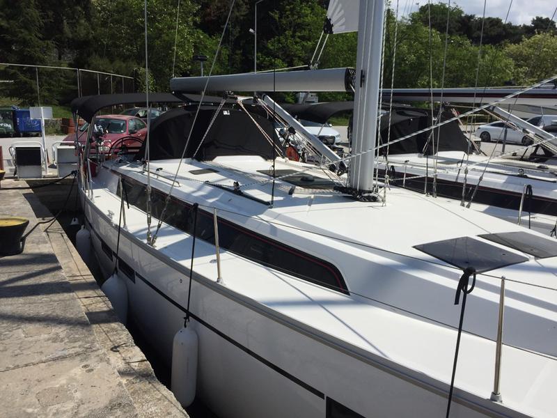 Book yachts online - sailboat - Bavaria Cruiser 46 - RENEE - rent
