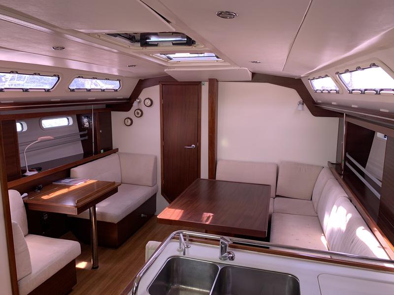 Book yachts online - sailboat - Hanse 430 - PANTA REI - rent