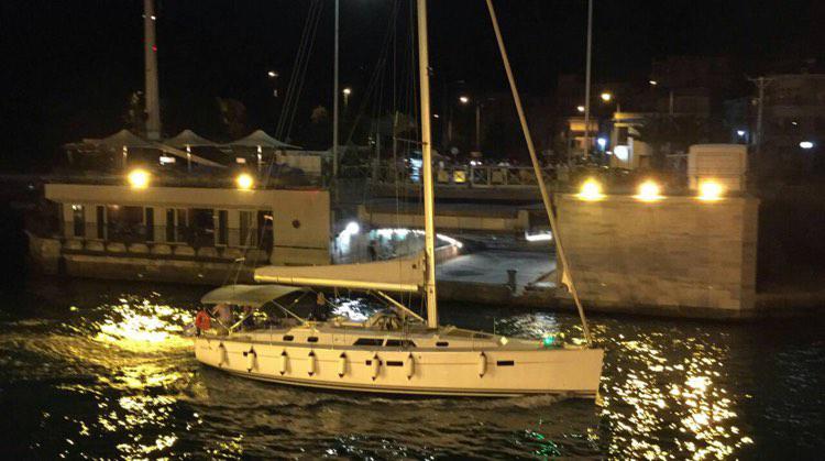 Book yachts online - sailboat - Hanse 430 - PANTA REI - rent