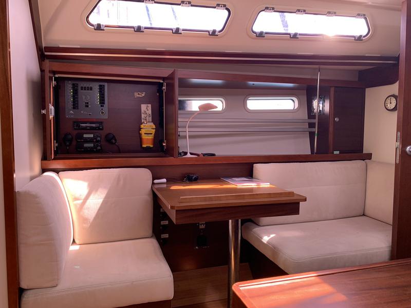 Book yachts online - sailboat - Hanse 430 - PANTA REI - rent