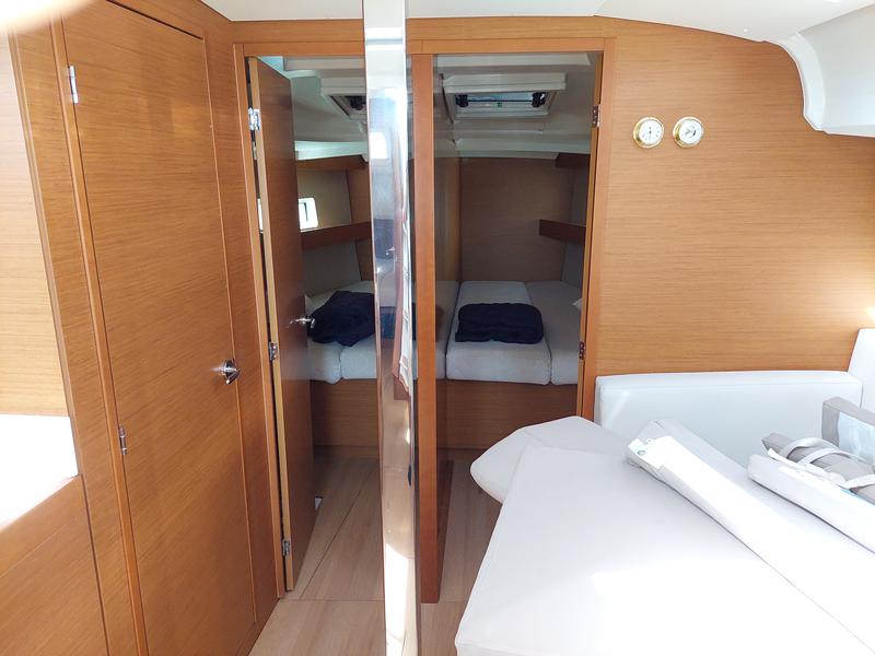 Book yachts online - sailboat - Sun Odyssey 440 - OLYMPIA - rent