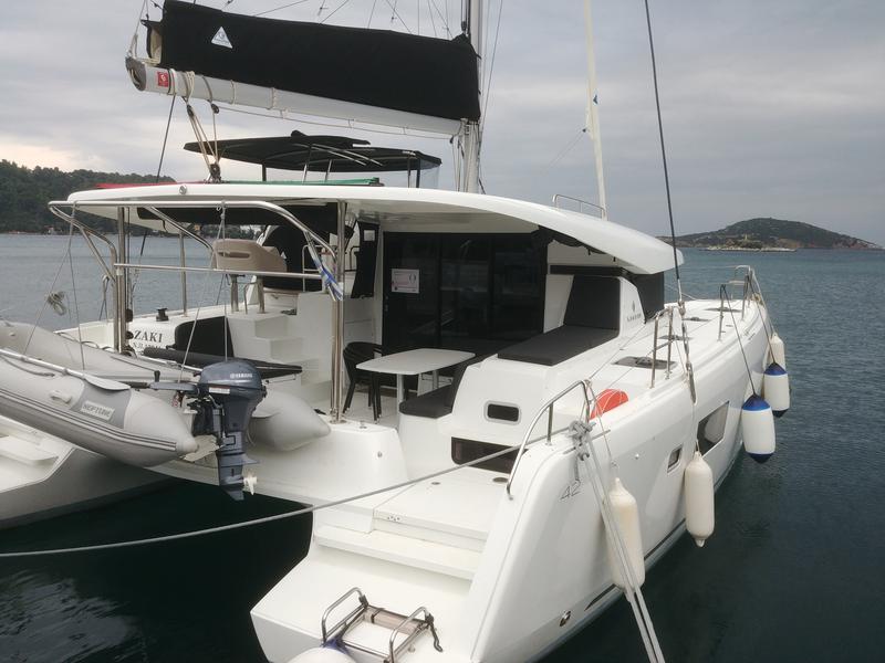 Book yachts online - catamaran - Lagoon 42 (A/C, Watermaker, Gen) - ZAKI - rent