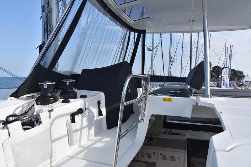 Book yachts online - catamaran - Lagoon 46 | SKIPPER MANDATORY - BOREAS AC, Gen, W.maker - rent