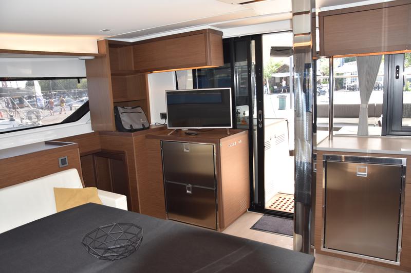 Book yachts online - catamaran - Lagoon 46 | SKIPPER MANDATORY - BOREAS AC, Gen, W.maker - rent