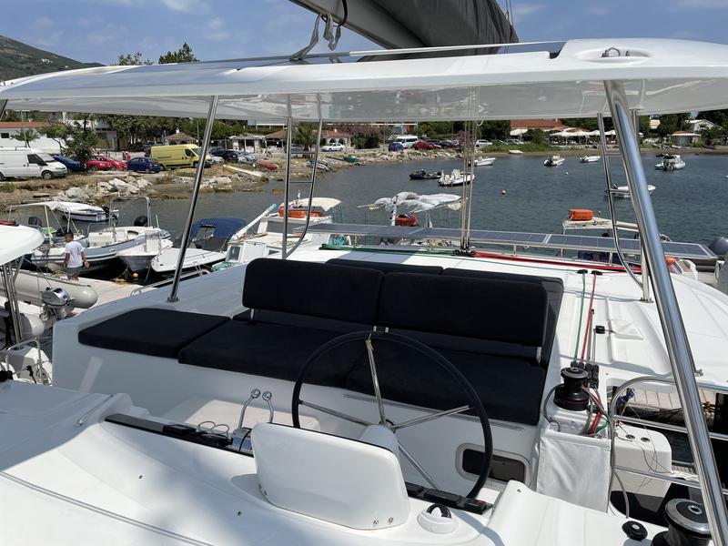 Book yachts online - catamaran - Lagoon 46 (AC, Gen, Watermaker) - ESPABILA, (ac,Gen,W/Maker) - rent