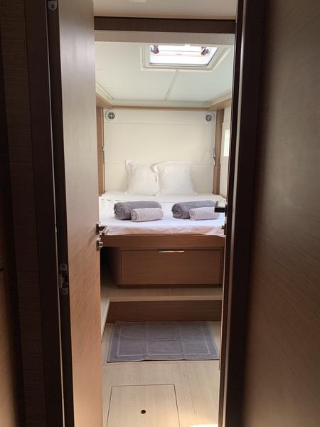 Book yachts online - catamaran - Lagoon 46 (AC, Gen, Watermaker) - ESPABILA, (ac,Gen,W/Maker) - rent