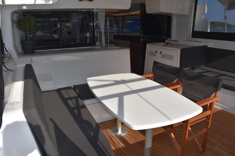 Book yachts online - catamaran - Lagoon 46 - ASTRAEUS - rent