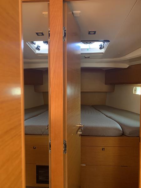 Book yachts online - sailboat - Sun Odyssey 519 (AC) - AURORA AC - rent